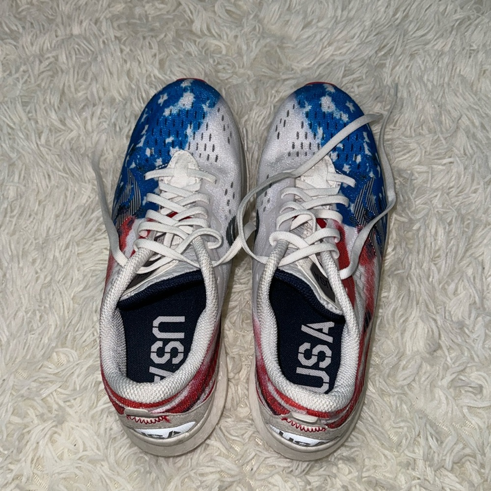 Saucony running sneakers size 8.5
